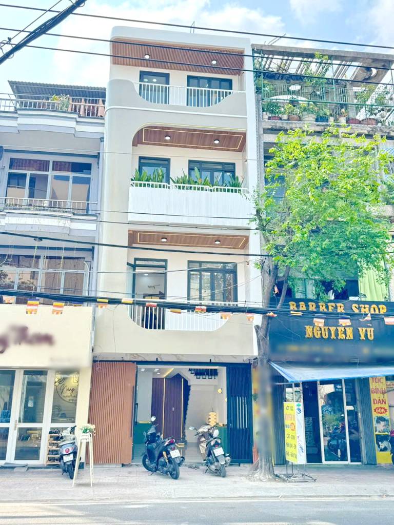 Bán nhà mặt phố 139m² đường Xuân Diệu Tây Hồ Hà Nội view đẹp